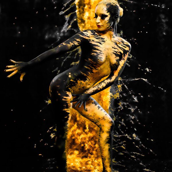Künstler Jörg Düsterwald realisiert mittels Bodypainting für das Unternehmen DURA-Teppichwerke Motive für Werbefotos. Ein gelbschwarz bemaltes Aktmodell posiert vor einem gleichfarbigen Designerteppich.